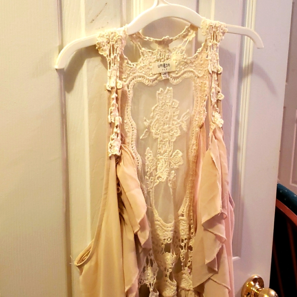 Ruffle Lace Detail Vest
